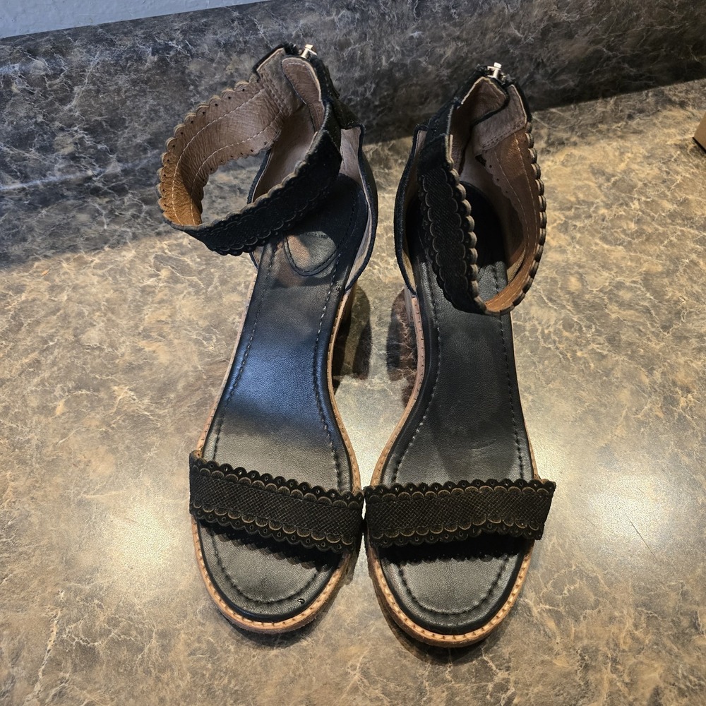 Frye Brielle Scallop Back Zip Ankle Strap Sandals Black Size 9.5 - Picture 3 of 7